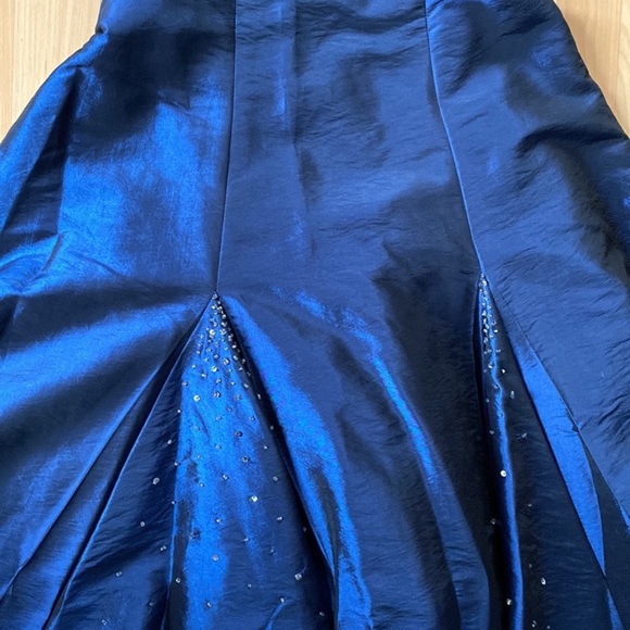 PROM DRESS MIDNIGHT BLUE WITH GEMS OVER DRESS CORSET BACK. - Picture 3 of 14
